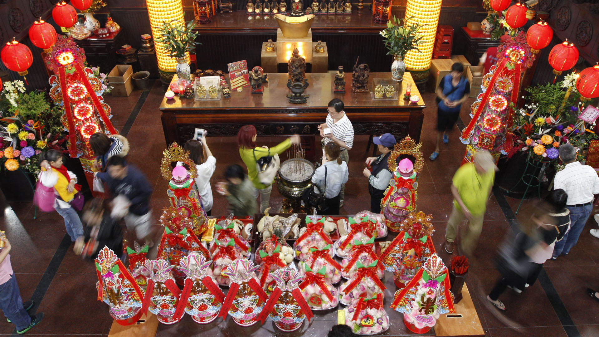 來金山財神廟求三寶